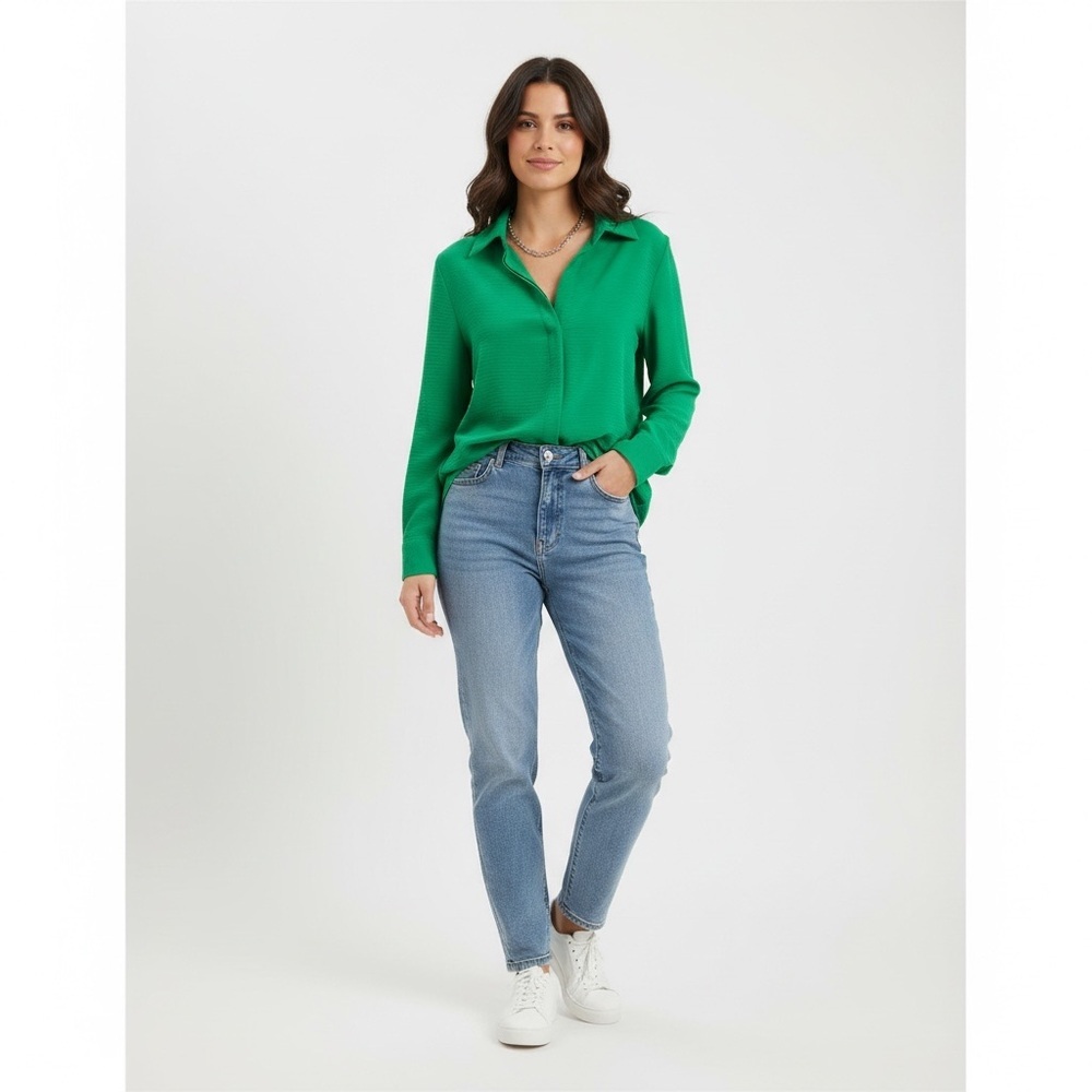 Green Collared Long-Sleeve Blouse